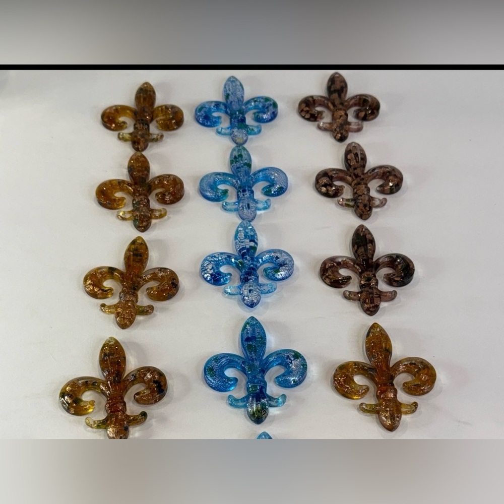 Fabulous Murano-Style Glass Fleur-de-Lis Accent Set Gold, Blue, Bronze 2” x 2.5” - Picture 13 of 16
